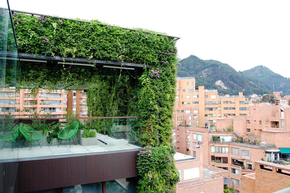 jardines-verticales-altos-mundo-bogota-santalaia