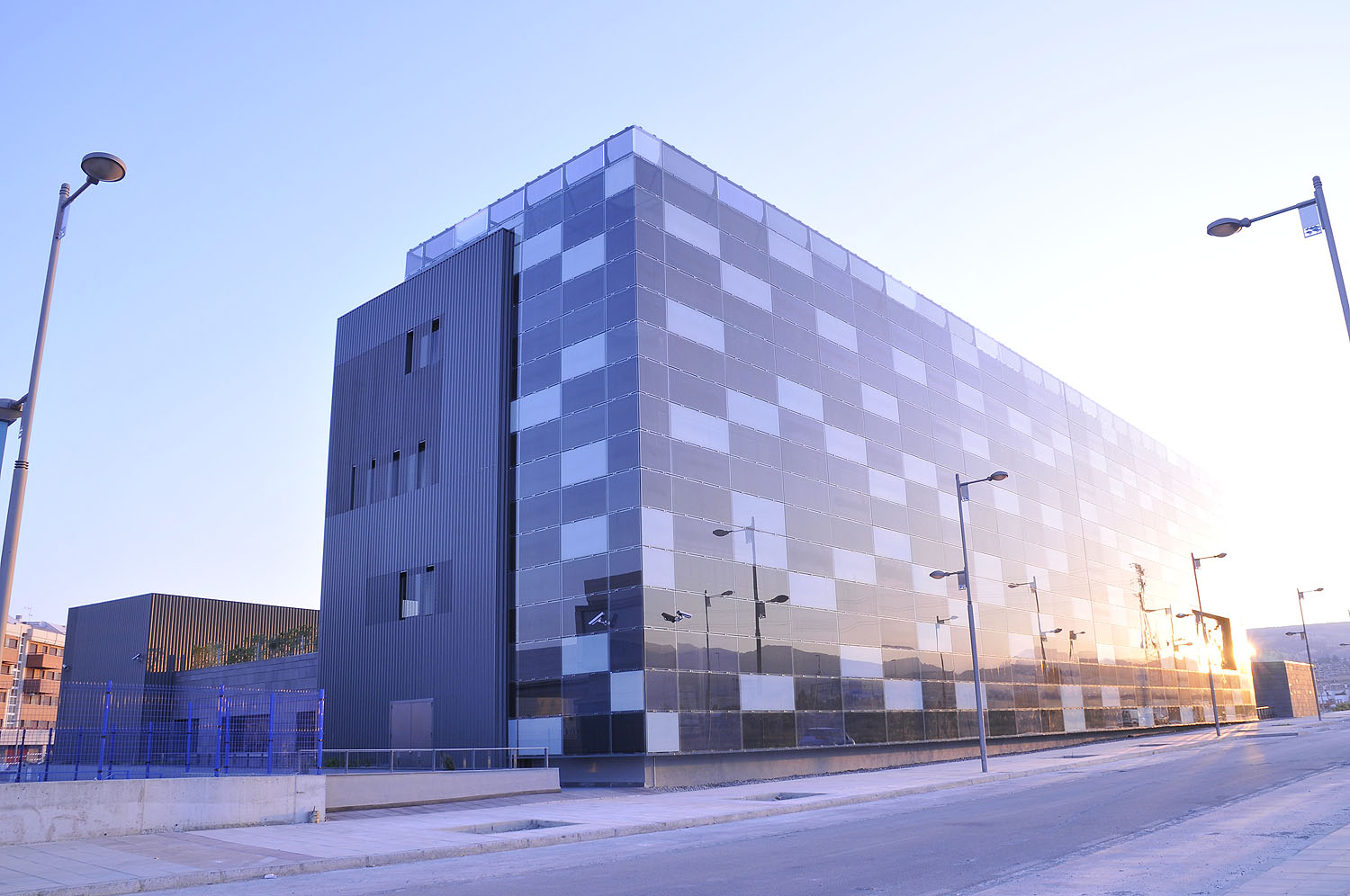 placas-solares-integradas-edificio