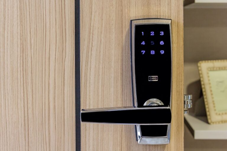 como-proteger-vivienda-cerradura-electronica