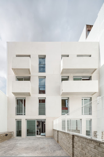 patio-central-edificio-industrializado-pensi