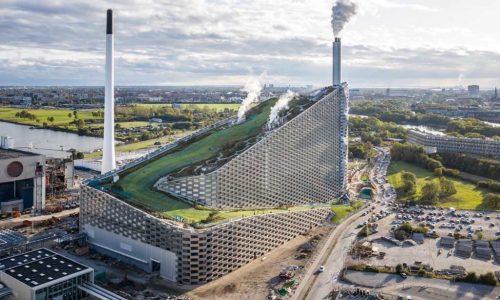 Una-pista-de-esquí-y-una-central-eléctrica-combinadas-son-nombradas-Edificio-Mundial-del-Año-por-la-WAF-2-1024x683