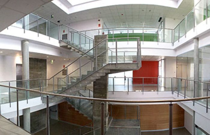 zona-interior-edificio-lucia